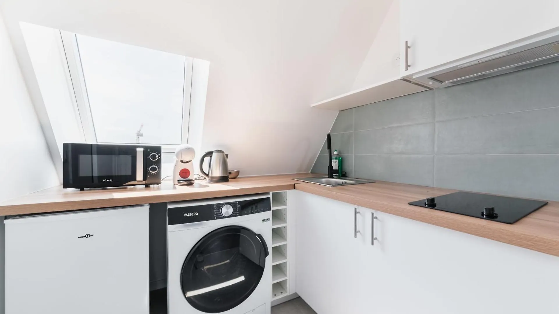 2 Pieces Refait A Neuf Dernier Etage - Paris 19 - 4P - Flat-Guest Διαμέρισμα 0*,  Γαλλία