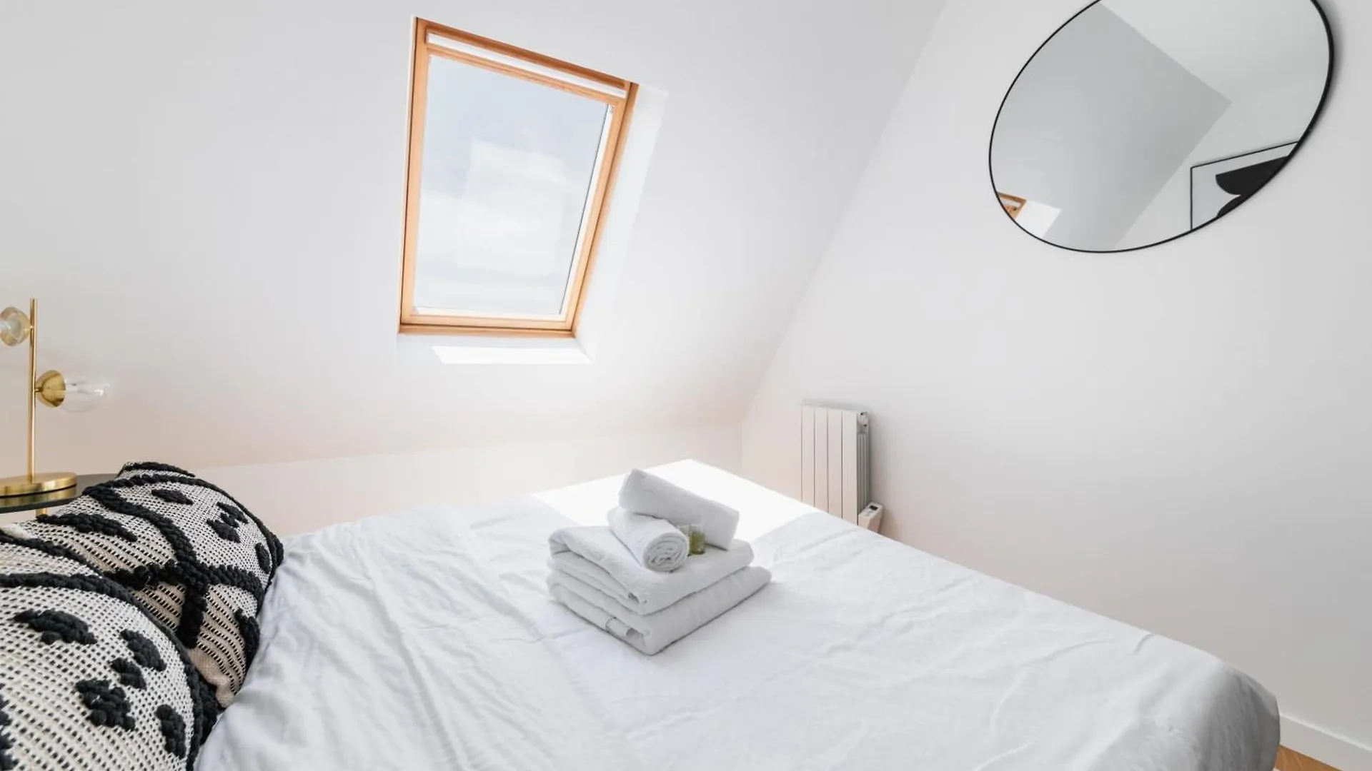 2 Pieces Refait A Neuf Dernier Etage - Paris 19 - 4P - Flat-Guestアパートメント フランス