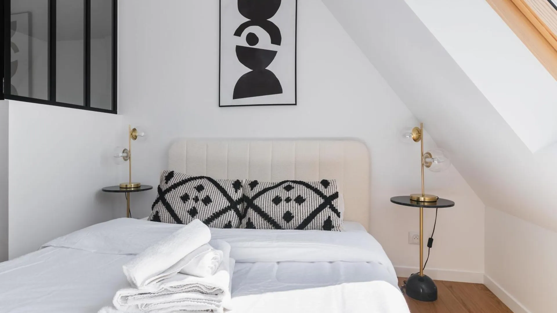 2 Pieces Refait A Neuf Dernier Etage - Paris 19 - 4P - Flat-Guestアパートメント 0*,  フランス