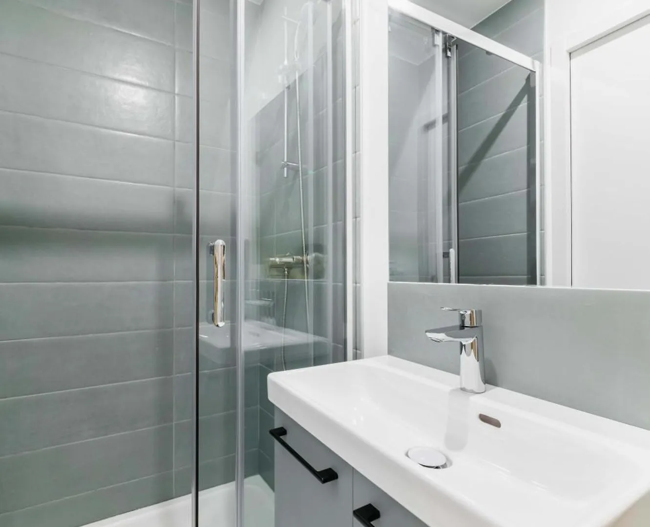 شقة 2 Pieces Refait A Neuf Dernier Etage - Paris 19 - 4P - Flat-Guest