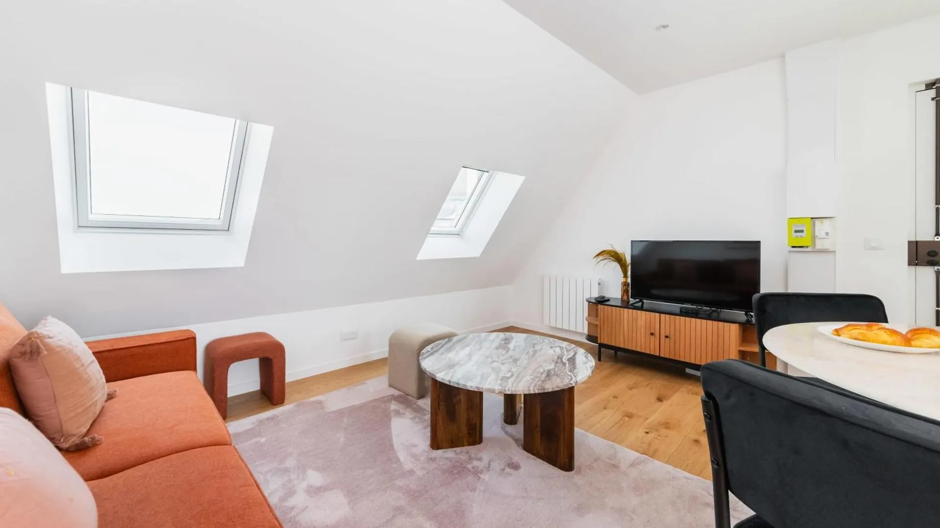 2 Pieces Refait A Neuf Dernier Etage - Paris 19 - 4P - Flat-Guest Apartment